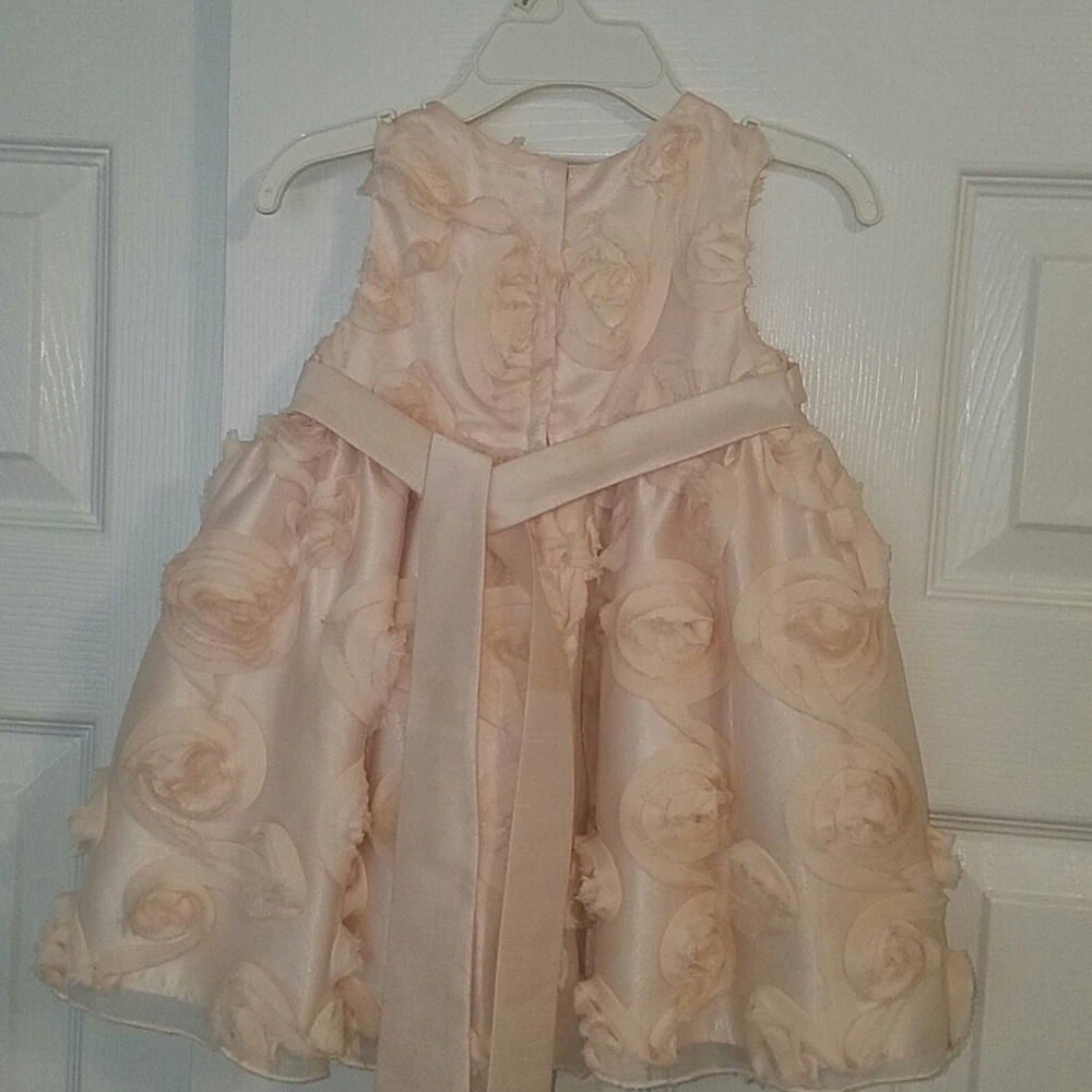 Dress - Picture 2 of 3